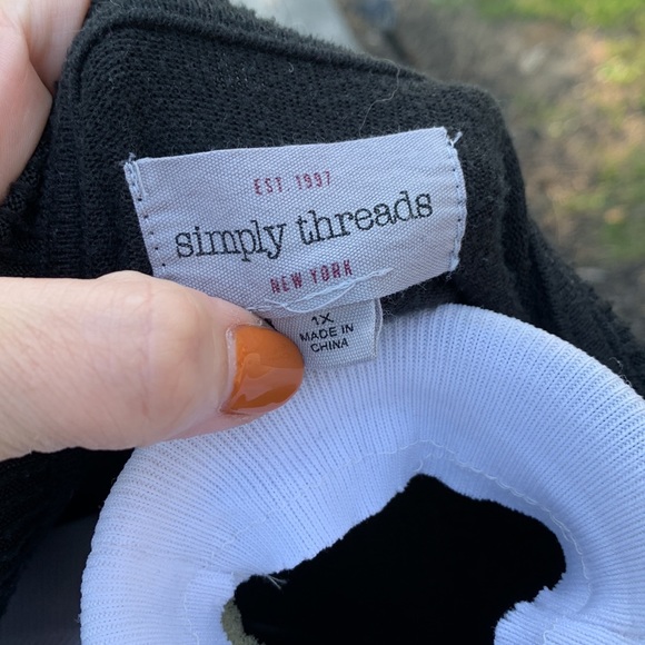 Simply Threads Sweater - Picture 3 of 3